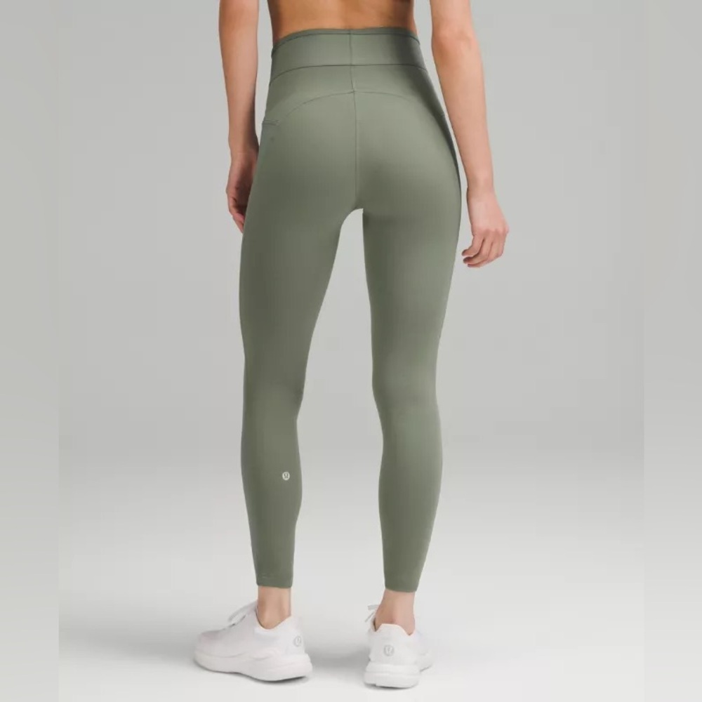 Lululemon License to Train Tight